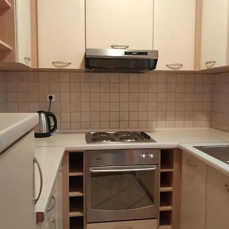 House Apartman *